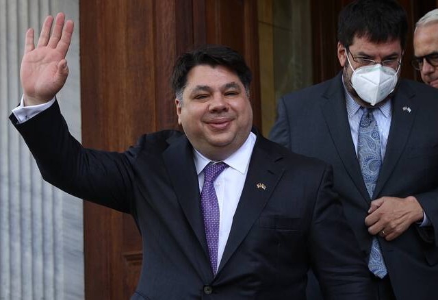 Ο νέος πρέσβης των ΗΠΑ, οι «κλειστές πόρτες» Πάιατ, τα εγχώρια «συστήματα» και ο ρόλος του Father Alex