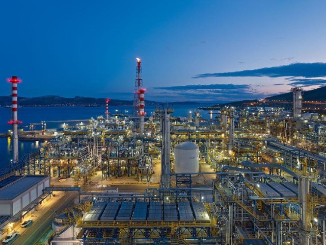 ΕΛΠΕ και Motor Oil κόβουν το ρωσικό πετρέλαιο