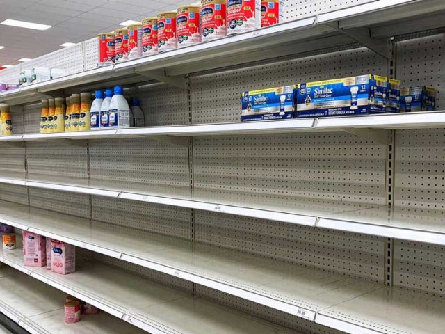 ΗΠΑ: Η έλλειψη στο βρεφικό γάλα προκαλεί πολιτική κρίση