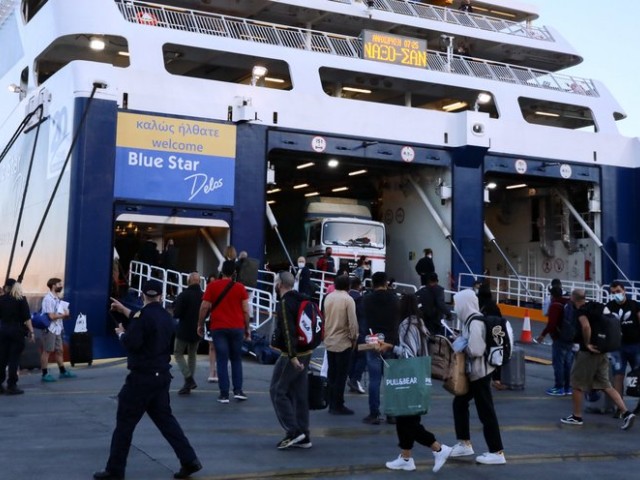 Νέες αυξήσεις έως και 10% στα ακτοπλοϊκά εισιτήρια