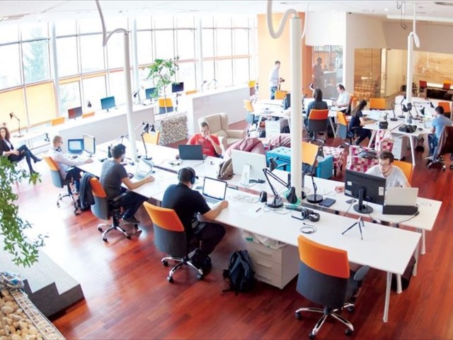 Ποιες ελληνικές εταιρείες θα εφαρμόσουν 4ήμερη εργασία το καλοκαίρι