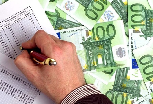 Ακριβότερα γίνονται πλέον τα δάνεια προς τις επιχειρήσεις