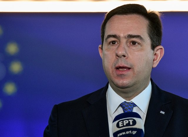 Απολογούμενος στις Βρυξέλλες ο Νότης Μηταράκης