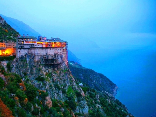 Το «μαύρο χρήμα» στο Άγιον Όρος, ο συναγερμός σε ΤτΕ και Αρχή για το ξέπλυμα, ο εφοπλιστής Μαρτίνος, ο Εφραίμ και η δυσαρέσκεια (αλλά και η …στρατολόγηση;) των Αμερικανικών Αρχών!