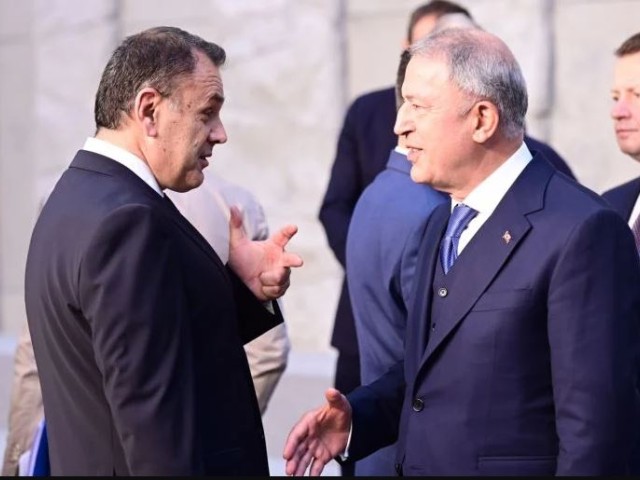 Ρίχνει τους τόνους τις αντιπαράθεσης ο Ακάρ