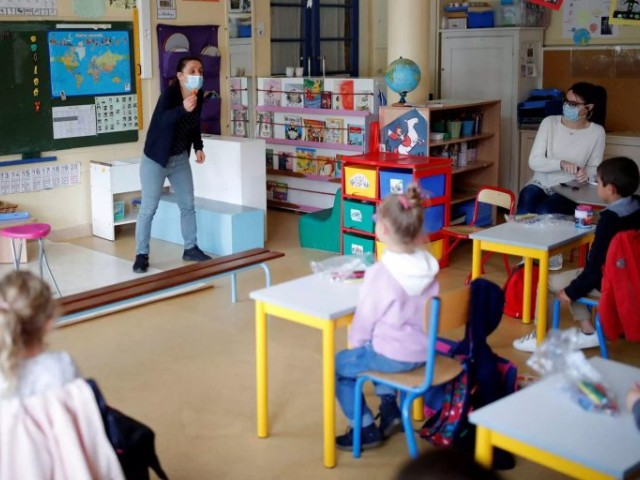 Κεραμέως: Χωρίς κριτήρια η εισαγωγή στο ολοήμερο σχολείο έως τις 6 το απόγευμα- Έρχονται 3.300 προλήψεις