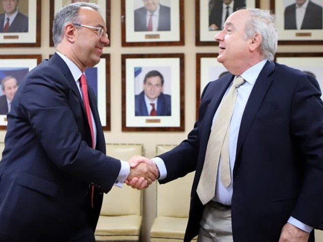 Ελληνικό: Έπεσαν οι υπογραφές για το καζίνο – Επένδυση άνω του €1 δισ. – Γιώργος Περιστέρης: «Βάζουμε πλάτη»