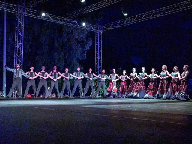 Πλήθος κόσμου για την παράσταση «To Νήμα» στο Αγρίνιο