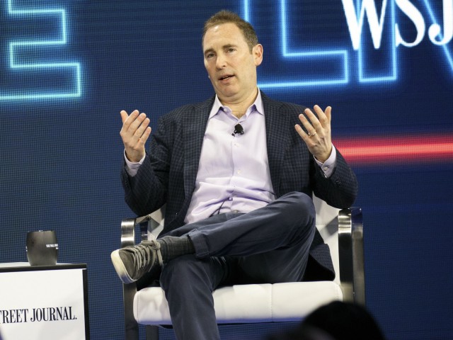 Οι CEO’s έλαβαν 324 φορές υψηλότερες αμοιβές από του μέσου εργαζόμενου το 2021