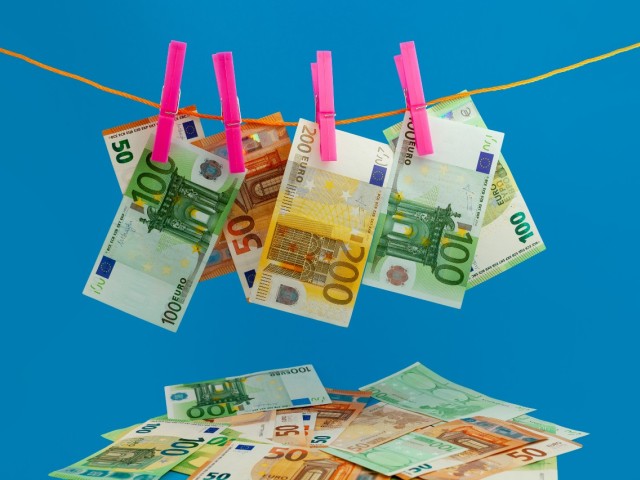 «Καθάρισαν» οριστικά ανοιχτό φορολογικό – και όχι μόνο- ζήτημα μπον βιβέρ εφοπλιστή! Είχε προηγηθεί εξονυχιστικός έλεγχος και …εισβολή σε οικία και γραφεία!