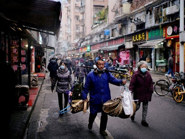 H πανδημία του κορωνοϊού ξεκίνησε στην αγορά της Γουχάν, σύμφωνα με δύο νέες μελέτες