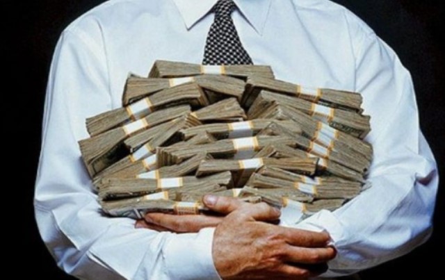 Τα θλιβερά απομεινάρια, που μας έβαλαν στα μνημόνια και κατέστρεψαν τις τράπεζες, που ξαναμπαίνουν στο κάδρο, είναι χειρότερα από την ασυλία του τραπεζικού συστήματος!