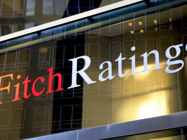 Fitch: Η κρίση «μπλοκάρει» την έξοδο των ελληνικών τραπεζών στις αγορές