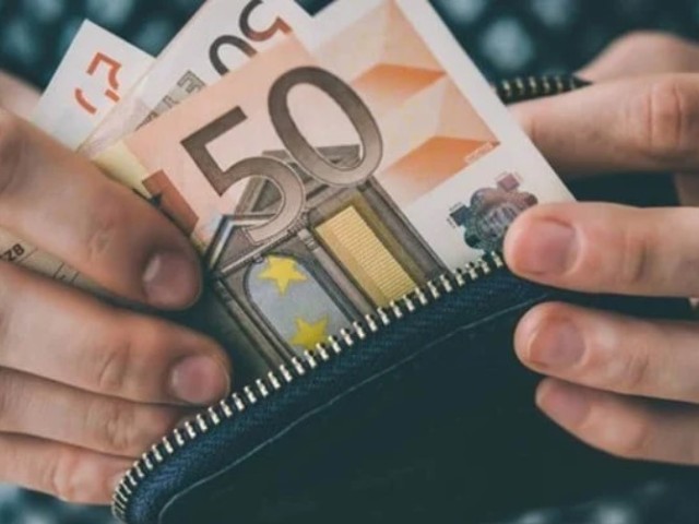 Τέλος στην εισφορά αλληλεγγύης: Πόσο θα αυξηθούν μισθοί και συντάξεις