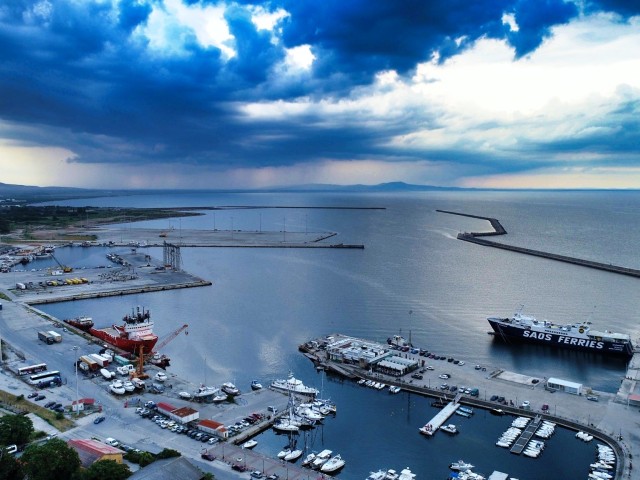 Λιμάνι Αλεξανδρούπολης: «Οι 10 μικροί νέγροι» της Αγκάθα Κρίστι, «έμειναν 2», ο ένας ήταν ο … «δολοφόνος»