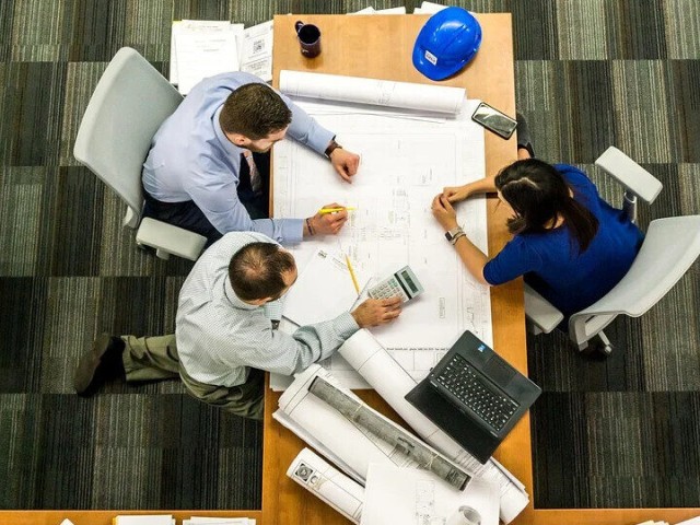 «Φρένο» της τραπεζικής χρηματοδότησης τον Αύγουστο