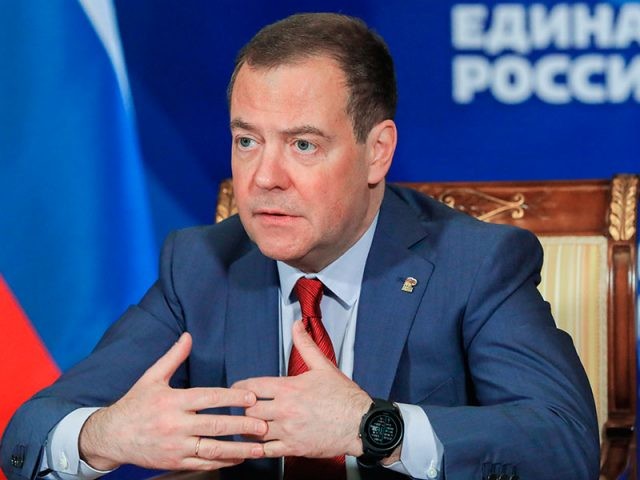 Μεντβέντεφ: «Θα χρησιμοποιήσουμε πυρηνικά αν χρειαστεί για το Ντονμπάς»