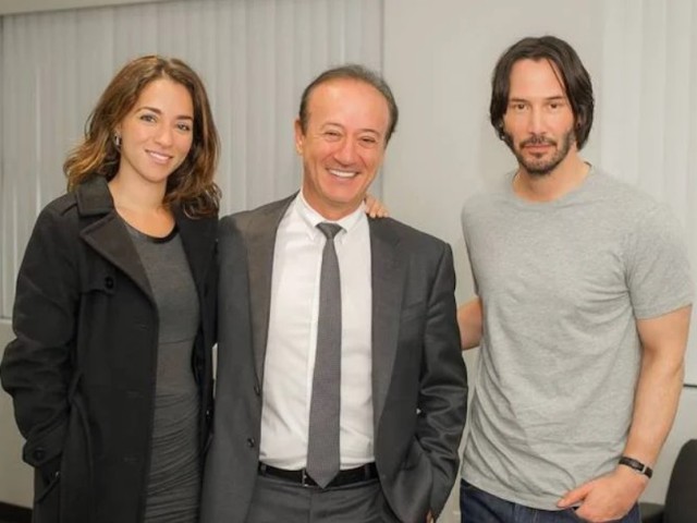 Ο Ελληνοαμερικανός Τζων Καλαφάτης, παραγωγός ταινιών και εκλεκτός των Αμερκάνων, θέλει να αποκτήσει «πακέτο» Open, ΟΛΘ και Μακεδονία Παλλάς από τον Ιβάν Σαββίδη