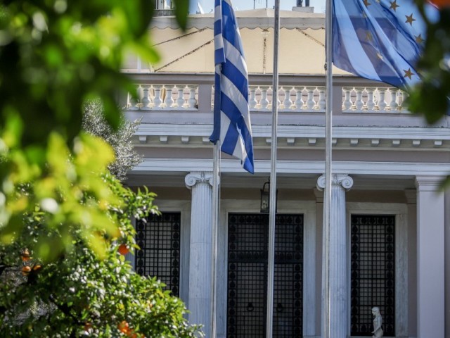 Τα «σαπρόφυτα», «παράσιτα» και αρπακτικά που βγήκαν από τις «τρύπες» τους και επιδιώκουν να αποκτήσουν ρόλο στο Μαξίμου, στην μετά Δημητριάδη εποχή!