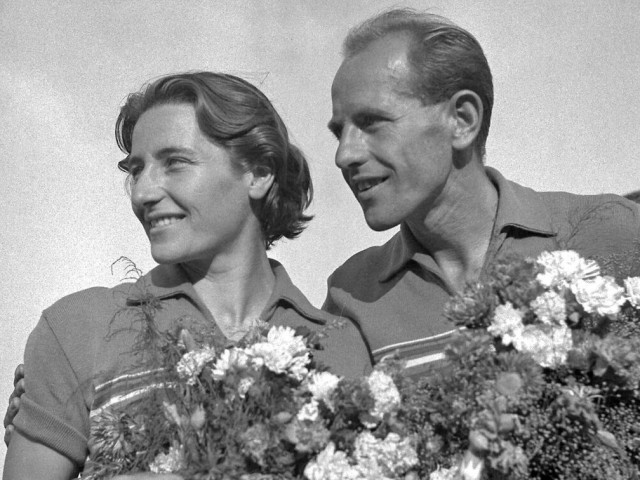 Google doodle για τους Emil Zatopek και Dana Zatopkova, τους αθλητές που έγραψαν ιστορία στους Ολυμπιακούς Aγώνες του 1952
