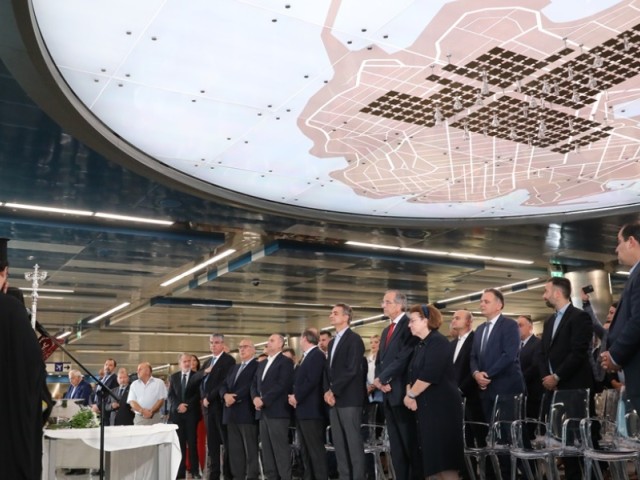 Η ντροπή με τα εγκαίνια των 3 σταθμών του Μετρό στον Πειραιά: Ο κάθε πικραμένος, λόγω του πρωθυπουργού, παραβίασε το «πρωτόκολλο» και «έβγαλε λόγο», φανφάρες και προεκλογικές κορώνες!