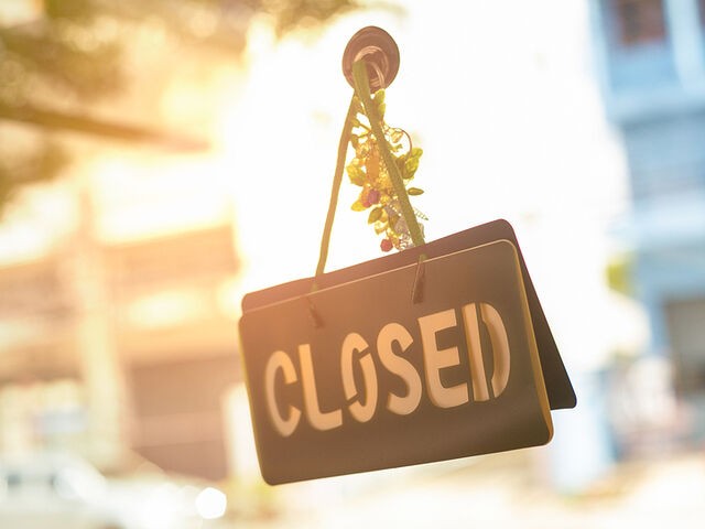 Εξοικονόμηση ενέργειας: Εξετάζεται να κλείνουν τα καταστήματα στις 8:00