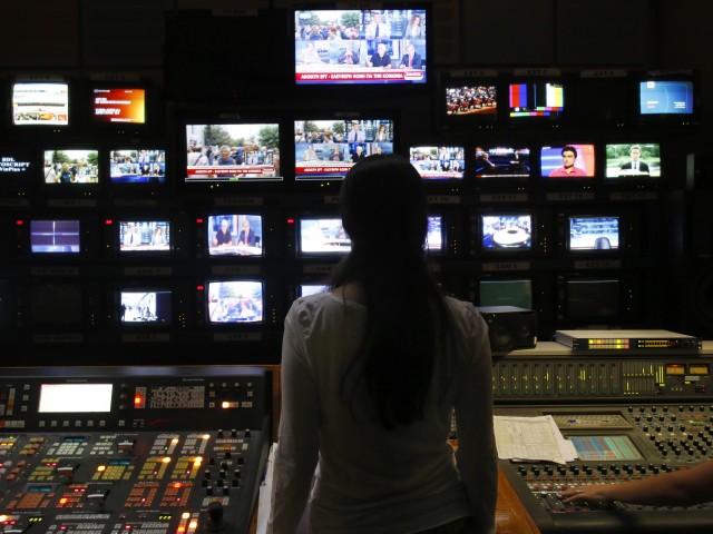 Η Πριγκίπισσα του Περιστερίου, ο τηλεοπτικός σταθμός, ο μάνατζερ που βάζει καλά μόνο την υπογραφή του και ο διχασμός των εργαζομένων που οι μισοί τη γλύφουν και οι άλλοι μισοί θάβουν!