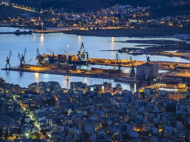 Θέλουν (αλλά, μπορούν;) το λιμάνι του Βόλου δικό τους