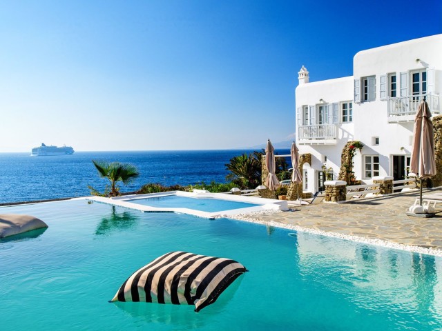 Intrakat: Νέα real estate επένδυση στη Μύκονο – Εξαγόρασε το Apanema Resort