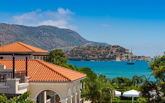 Ανοιχτός πόλεμος μεσιτών – servicers για τα ακίνητα