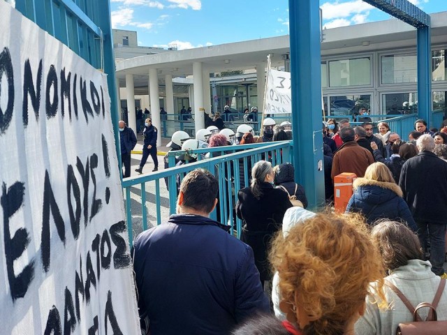 Πλεύρης για ανεμβολίαστους υγειονομικούς: Ίσως και μέσα στον Οκτώβριο η λύση στο πρόβλημα