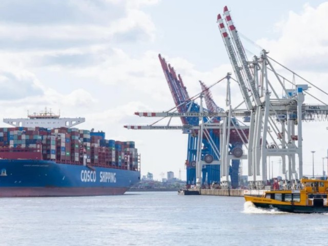 "Απόβαση" των Κινέζων (και) στο λιμάνι του Αμβούργου – Συμβιβασμός για συμμετοχή της Cosco με 24,9%