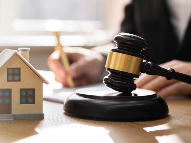 Πλειστηριασμοί: Κάνει πίσω το Υπ. Οικονομικών και πετά το «μπαλάκι» στον Άρειο Πάγο