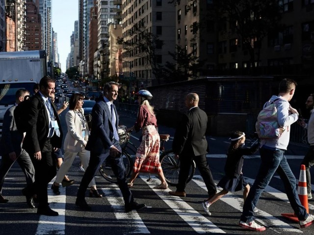 Η φωτογράφηση Μητσοτάκη στη διάβαση αλά Beatles και Abbey road – Όταν τα νέα φωτεινά μυαλά του Μαξίμου γράφουν ξανά την ιστορία