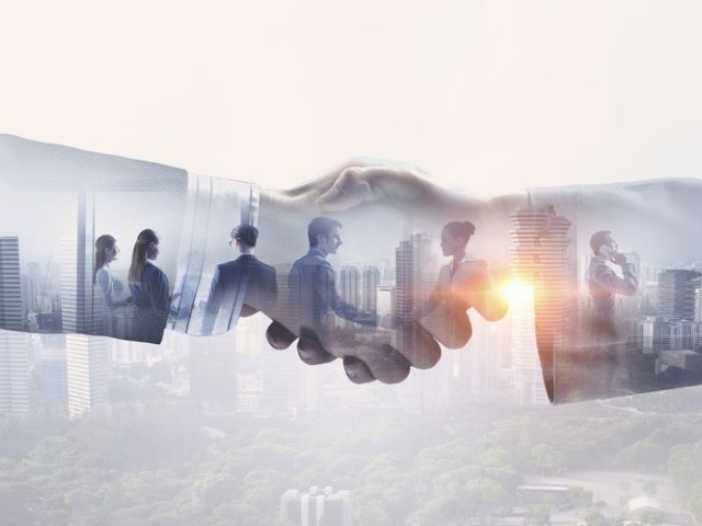 Οι Άραβες, η «πολύ μεγάλη δουλειά», ο εγχώριος ισχυρός όμιλος και ο «μεσάζοντας» υπεράνω υποψίας που έκανε το «προξενιό» και φέρεται να άρπαξε ως μίζα «ένα δεκάρικο» μαύρο!