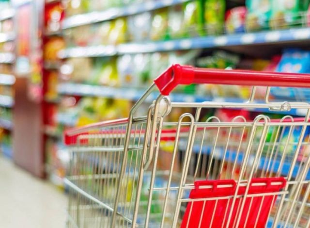 Μειώθηκαν οι τιμές στη νέα λίστα με τα προϊόντα στο "καλάθι του νοικοκυριού"