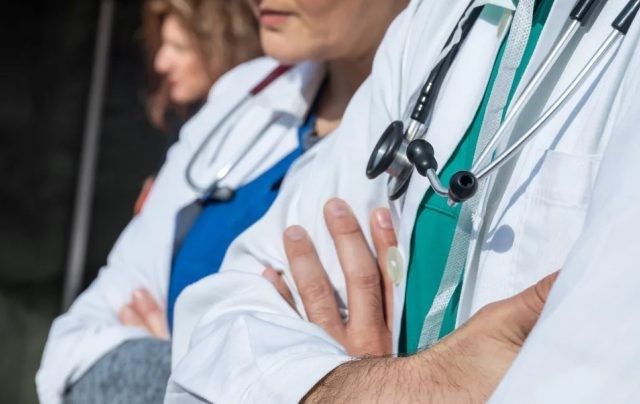 Νοσοκομειακοί Γιατροί: Απεργιακές κινητοποιήσεις- Ζητούν απόσυρση του νομοσχεδίου για τη δευτεροβάθμια περίθαλψη