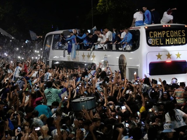 Η Αργεντινή αποθεώνει τους παγκόσμιους πρωταθλητές