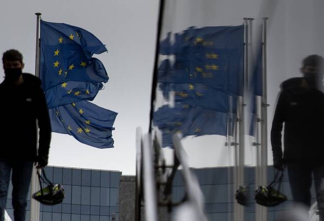 Συνεδριάζει εκτάκτως η Κομισιόν για την έκρηξη κρουσμάτων covid-19 στην Κίνα