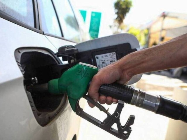 Στα κάτω τους οι τιμές στα καύσιμα, στα πάνω του το ηλεκτρικό ρεύμα!