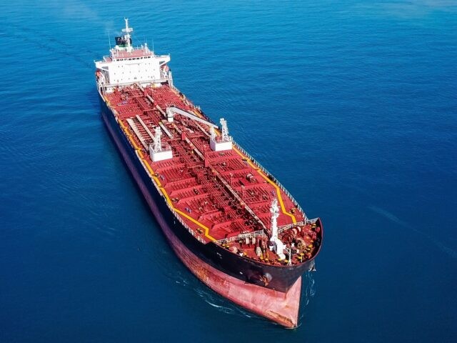 Εκπνέει η προθεσμία για την απαγόρευση αγοράς ρωσικού πετρελαίου από του 27 της Ε.E.