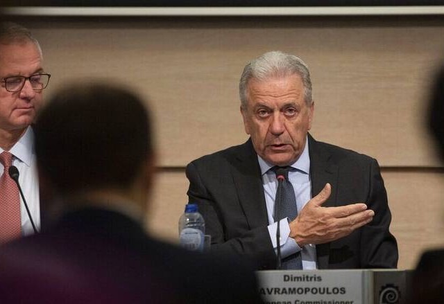 Qatargate: Σκιές για Αβραμόπουλο – Τι αποκαλύπτει η La Stampa για τις σχέσεις με τον Παντζέρι