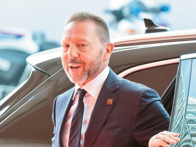 «Ασκήσεις ισορροπίας» Στουρνάρα για ανάπτυξη και πληθωρισμό 