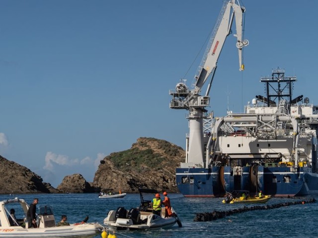 Αριάδνη Interconnection: Ξεκίνησε την πόντιση ηλεκτρικών καλωδίων για τη διασύνδεση Κρήτης-Αττικής