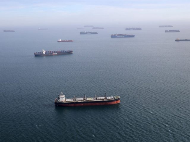 Τουρκία: Είκοσι δεξαμενόπλοια κάνουν ουρά για να διαπλεύσουν το Στενό του Βοσπόρου