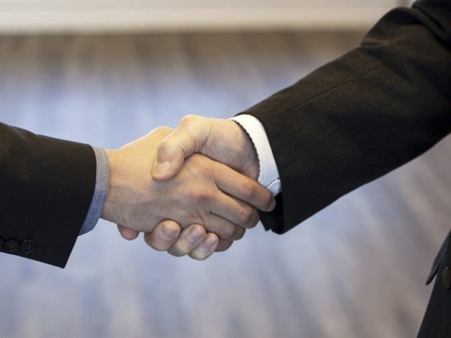 «Έρχεται» συμβιβασμός κυβέρνησης – τραπεζών για στήριξη δανειοληπτών και επιτόκια