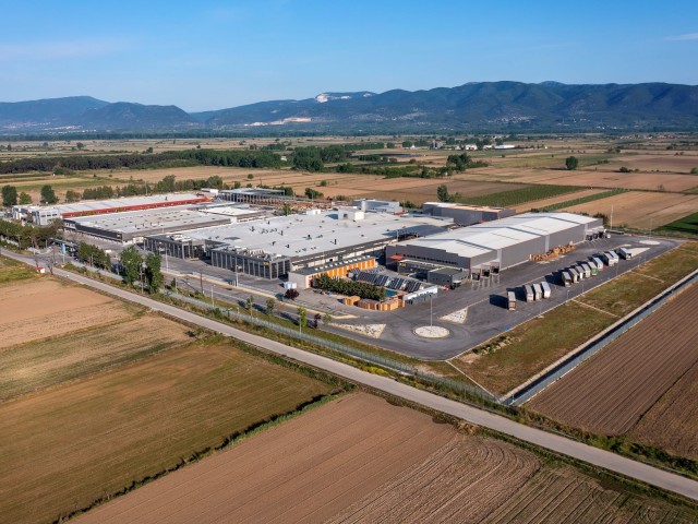 Η Sunlight Group εξαγοράζει τη γερμανική Triathlon