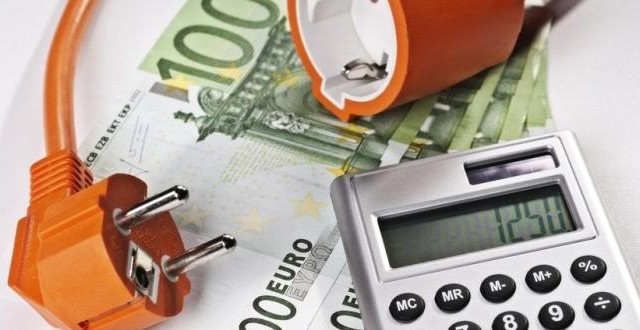 ΔΕΗ: Επιστολή τελεσίγραφο στις ενεργοβόρες βιομηχανίες για νέες ταρίφες