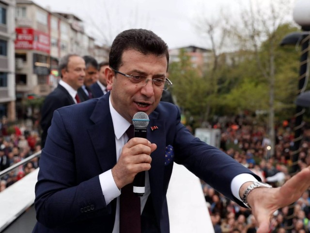 Ο Ιμάμογλου «πετάει το γάντι» στον Ερντογάν: «Έλα να παλέψεις γενναία»