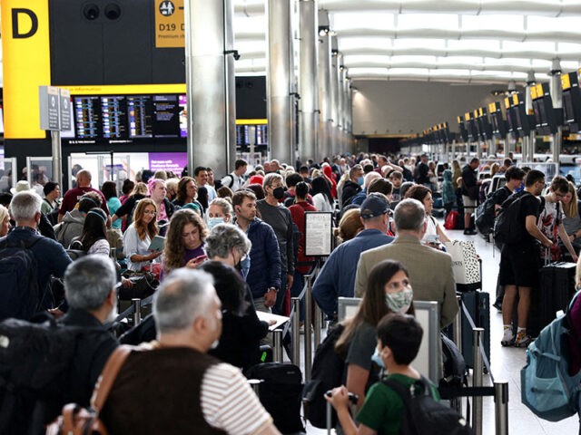 Με αρνητικό τεστ 48 ώρων και μάσκα οι ταξιδιώτες από την Κίνα στην Ελλάδα